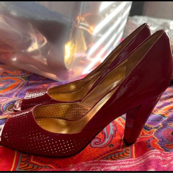 Red patent peep toe great Enzo Angilio heels. Like brand new - Picture 2 of 4